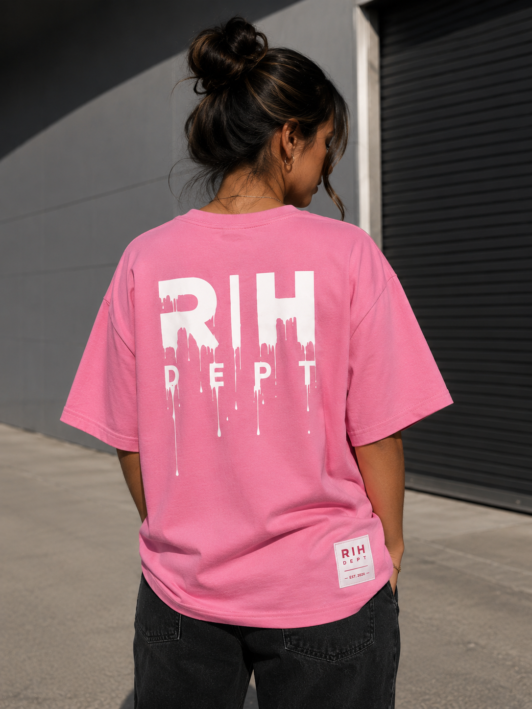pink t-shirt